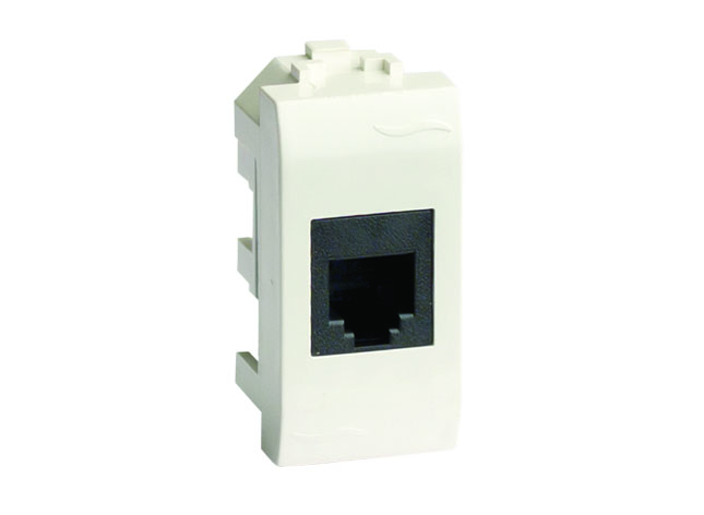 DKC  BRAVA  Розетка  Белый  компьютерная RJ-45, кат. 5E (экран., разъем AMP), 1 модуль  76647B