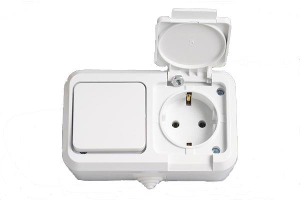 Makel  Менекше  Белый Блок Выключатель 1-клавишный + Розетка с крышкой IP44 открытая установка 18350