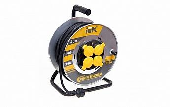 Удлинитель силовой на пластиковой катушке IEK 4*50м. с заземляющими контактами евро. с термозащитой УК50 2P+PE 3*1.5м2 Industrial